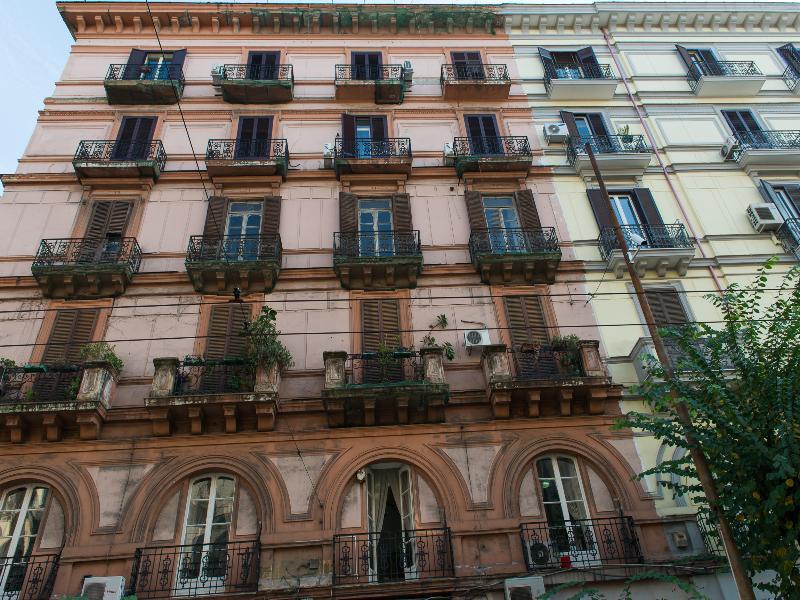 Готель Napoli'S Gold Екстер'єр фото