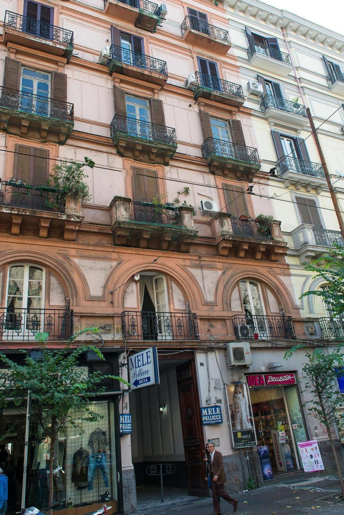 Готель Napoli'S Gold Екстер'єр фото