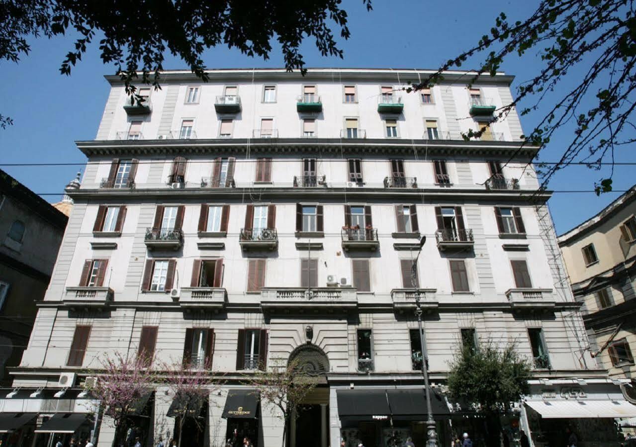 Готель Napoli'S Gold Екстер'єр фото
